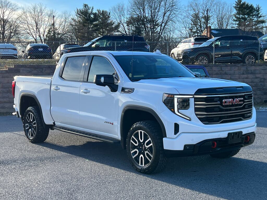 2025 GMC Sierra 1500 AT4 Crew Cab 4WD