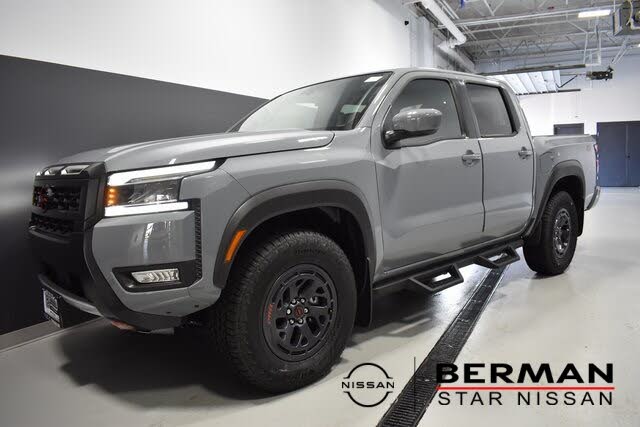 2025 Nissan Frontier PRO-4X Crew Cab 4WD