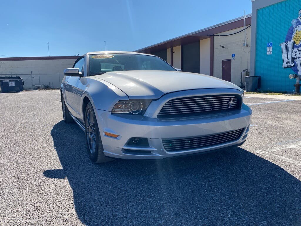2014 Ford Mustang V6 Premium Convertible RWD