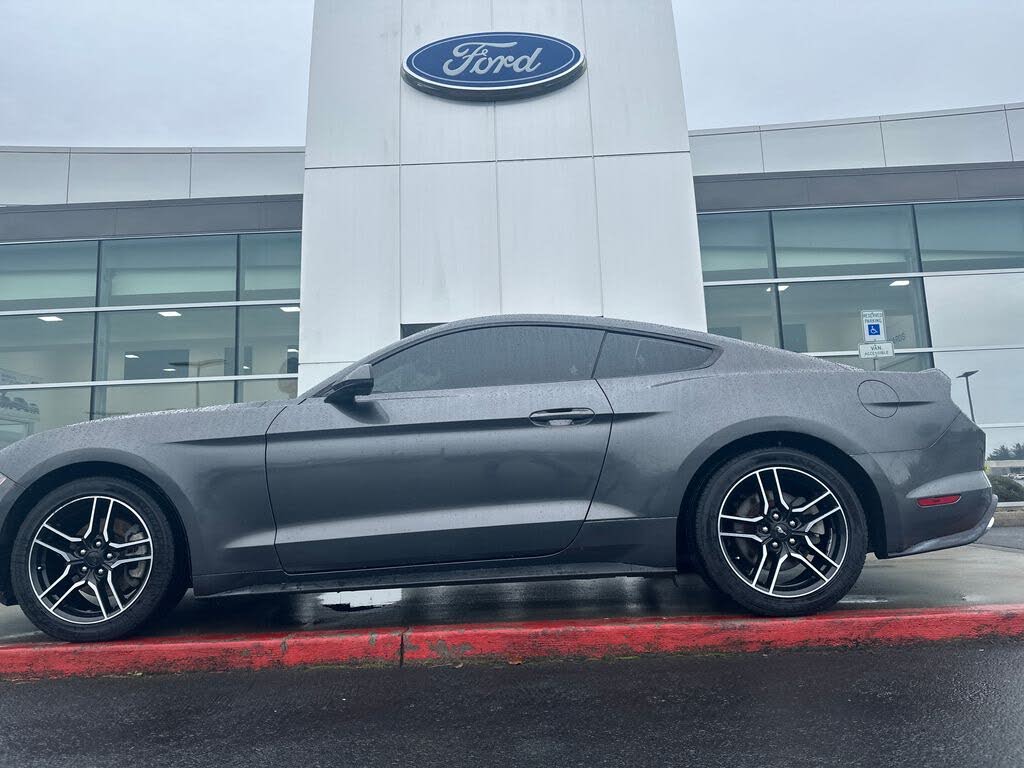 2018 Ford Mustang EcoBoost Premium Coupe RWD