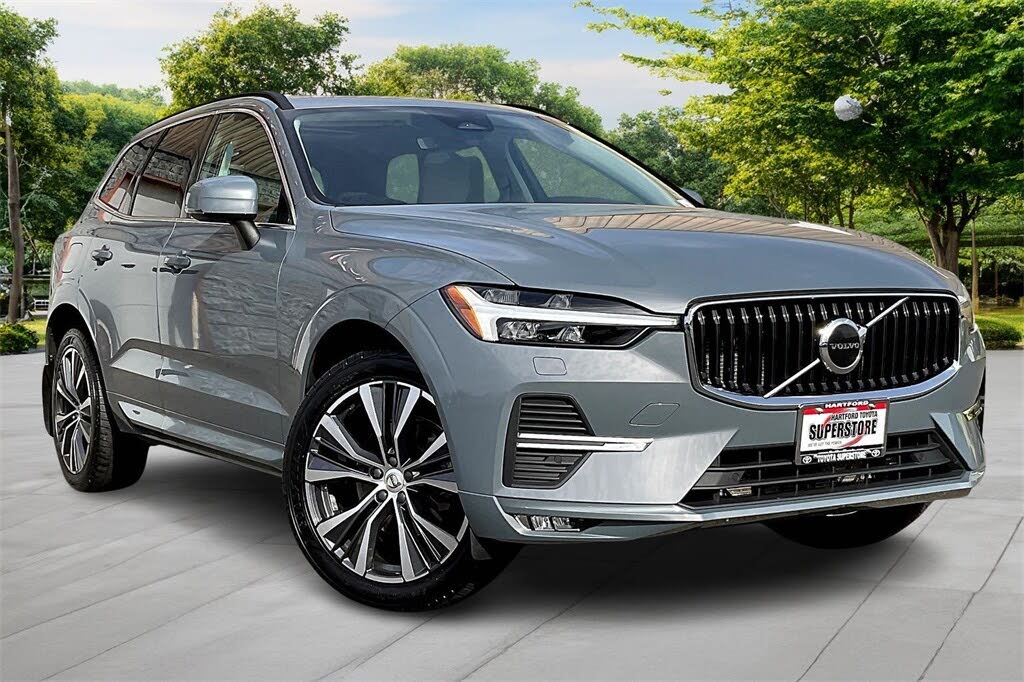 2022 Volvo XC60 B5 Momentum AWD