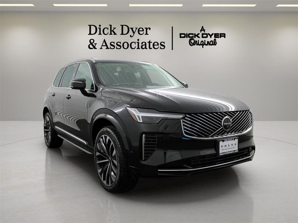 2025 Volvo XC90 B6 Plus Bright Theme 7-Passenger AWD