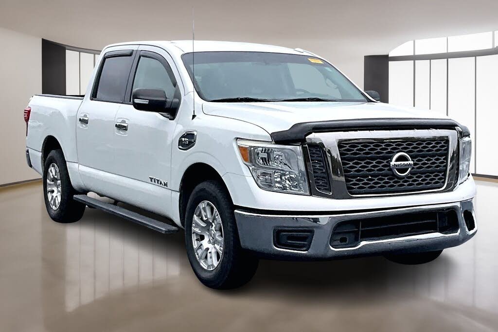 2017 Nissan Titan SV Crew Cab