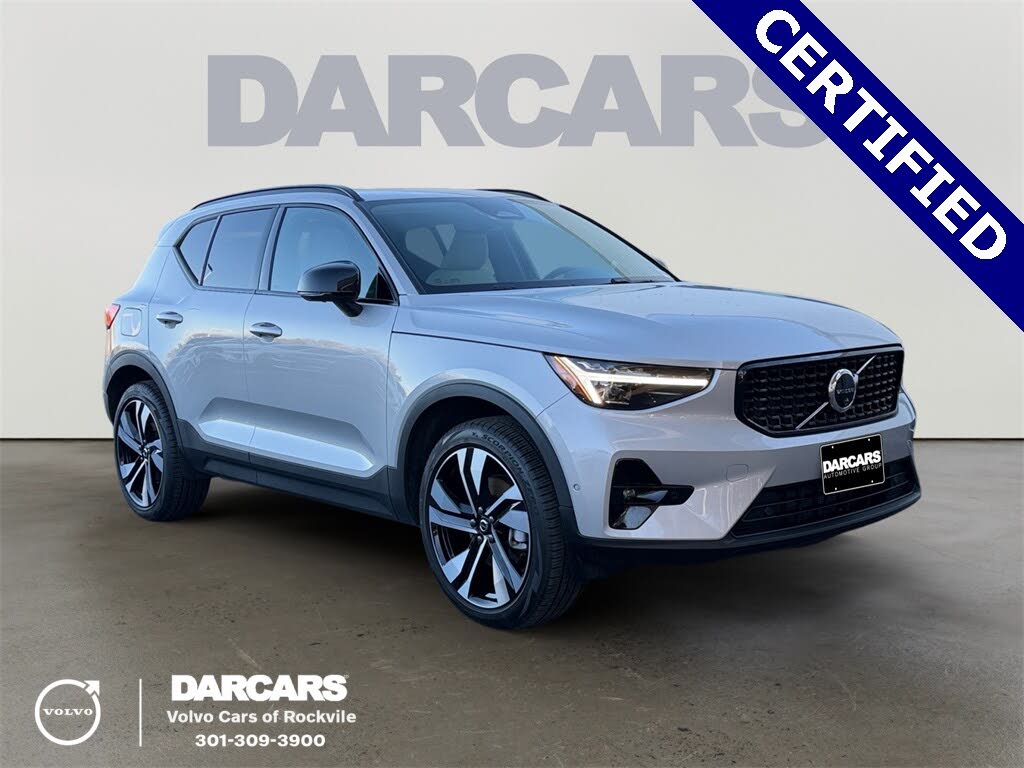 2025 Volvo XC40 B5 Ultra Dark Theme AWD