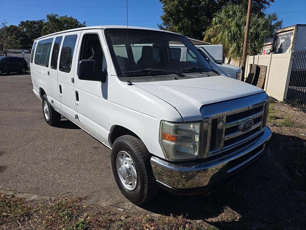 2011 Ford E-Series E-350 XLT Super Duty Extended Passenger Van