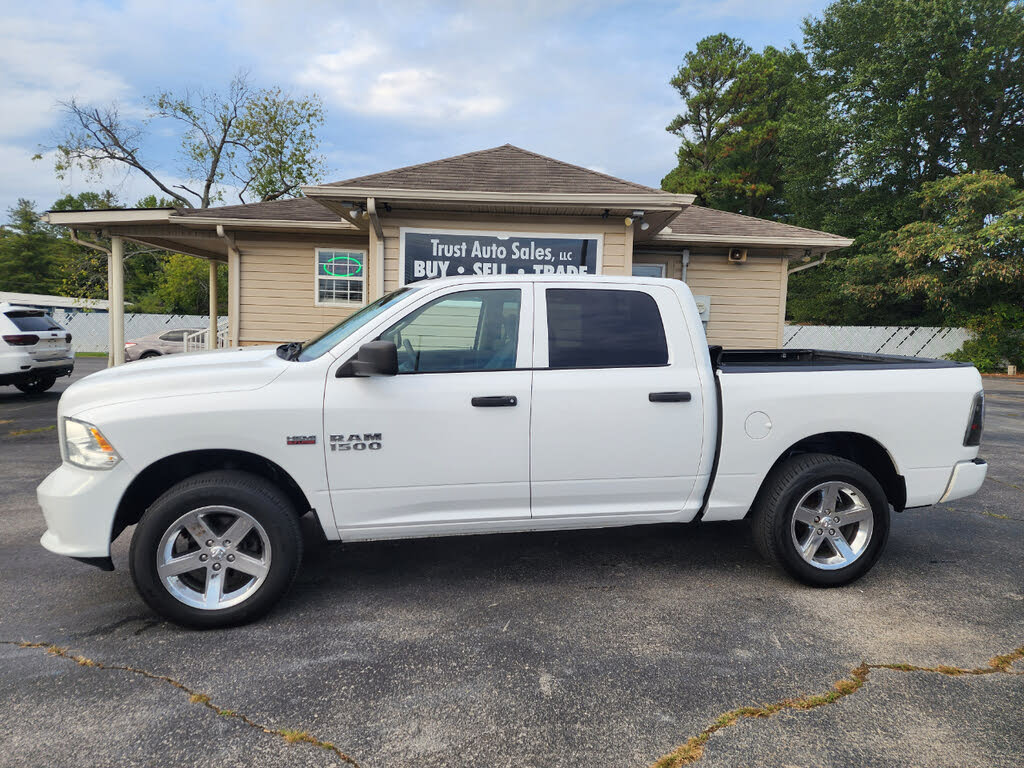 2016 RAM 1500 Express Crew Cab 4WD