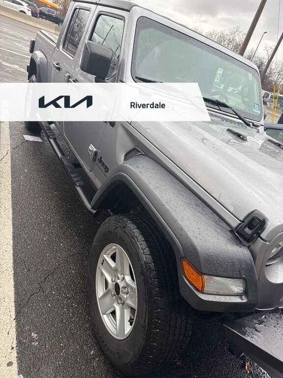 2020 Jeep Gladiator Sport S Crew Cab 4WD