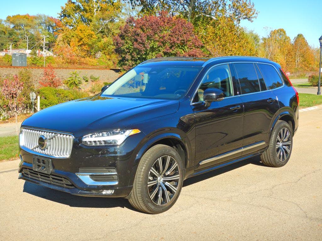 2025 Volvo XC90 B6 Plus Bright Theme 7-Passenger AWD