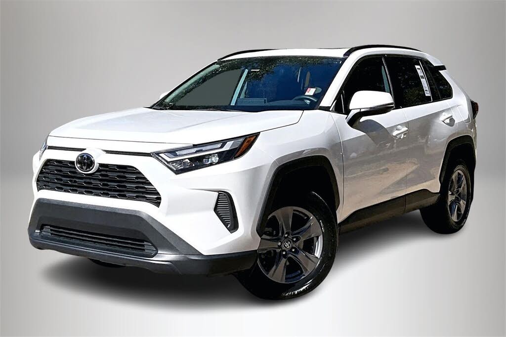 2024 Toyota RAV4 XLE FWD