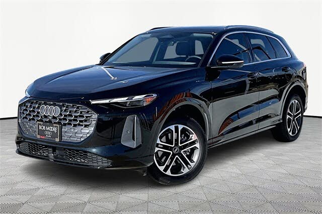 2025 Audi Q5 quattro Premium 40 TFSI