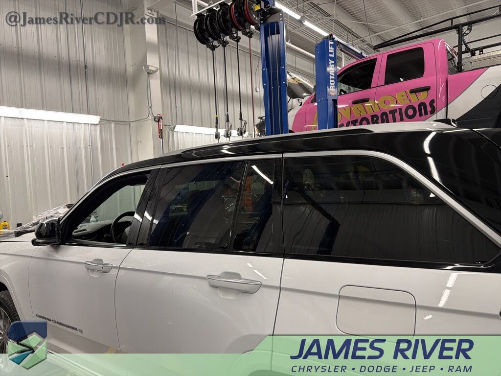 2022 Jeep Grand Cherokee Summit 4WD