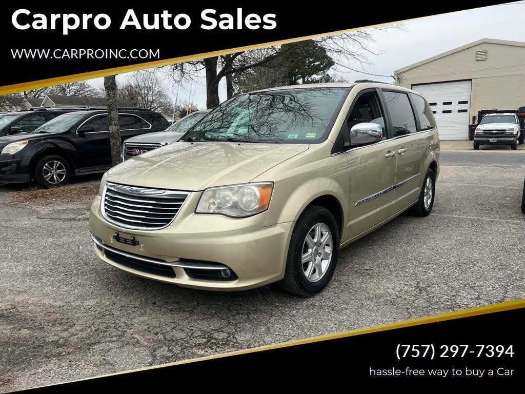 2012 Chrysler Town & Country Touring-L FWD
