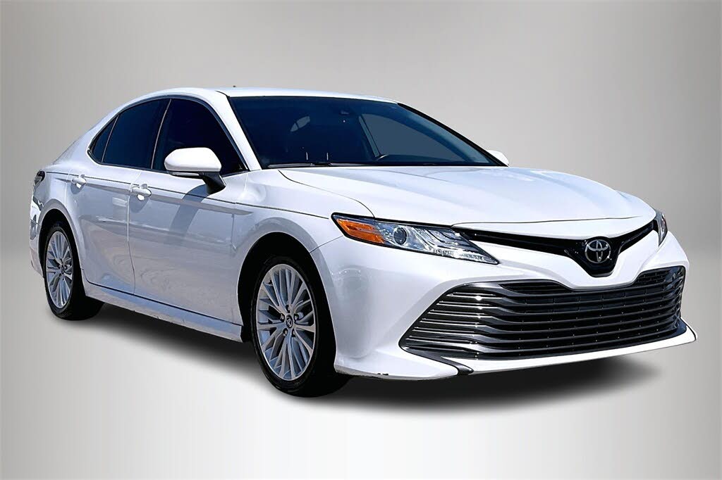 2020 Toyota Camry XLE FWD