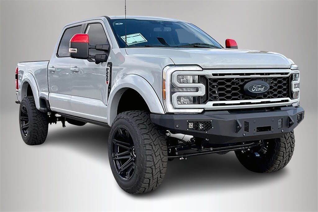2025 Ford F-250 Super Duty Lariat Crew Cab 4WD