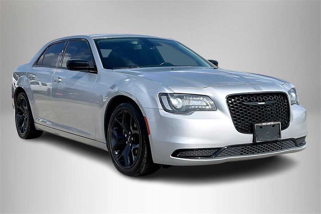 2021 Chrysler 300 Touring RWD