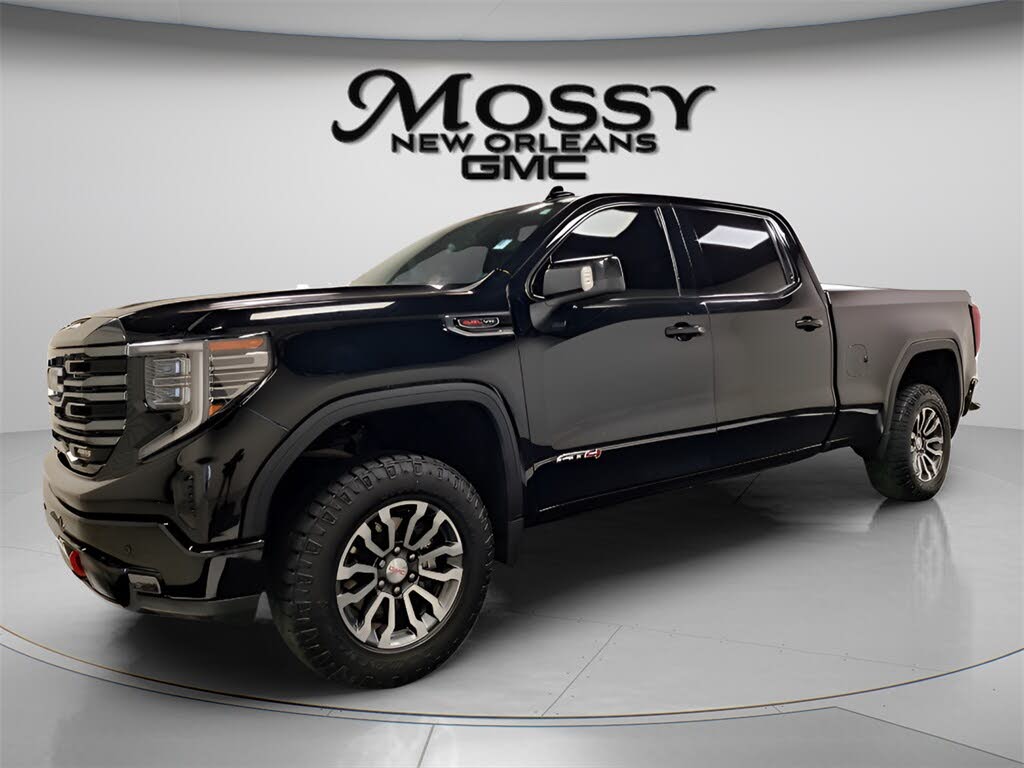 2023 GMC Sierra 1500 AT4 Crew Cab 4WD