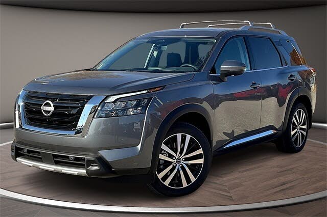 2025 Nissan Pathfinder Platinum FWD