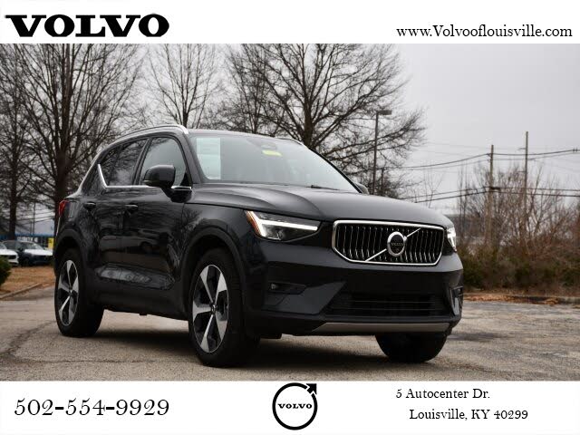 2025 Volvo XC40 B5 Plus Bright Theme AWD