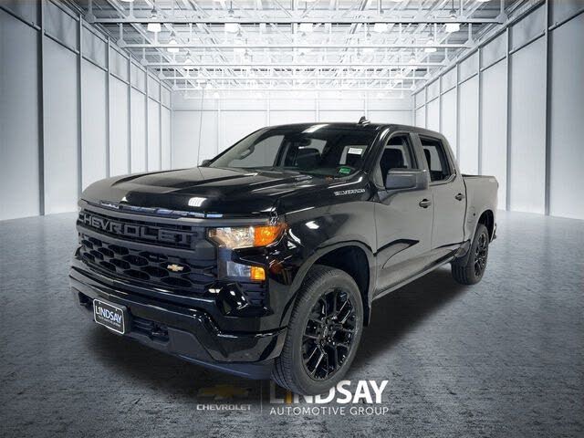 2026 Chevrolet Silverado 1500 Custom Crew Cab 4WD