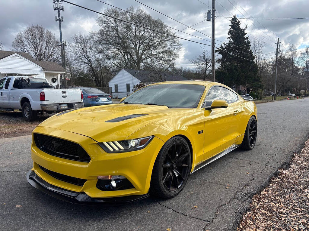 2015 Ford Mustang GT Premium Coupe RWD