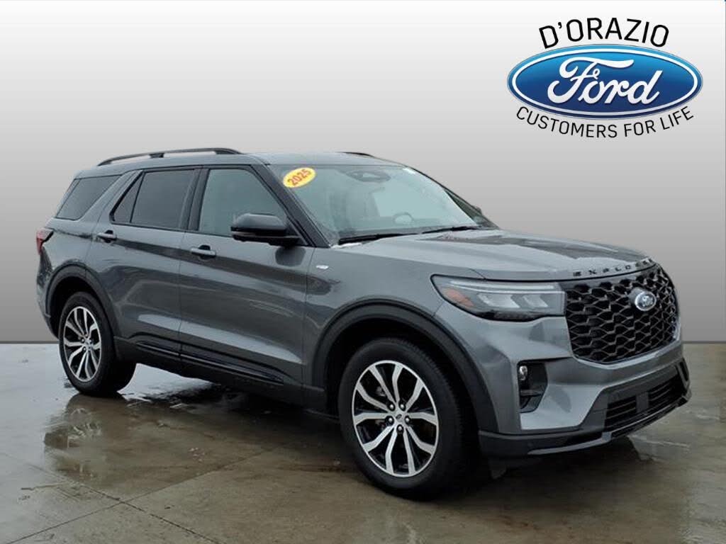 2025 Ford Explorer ST-Line AWD