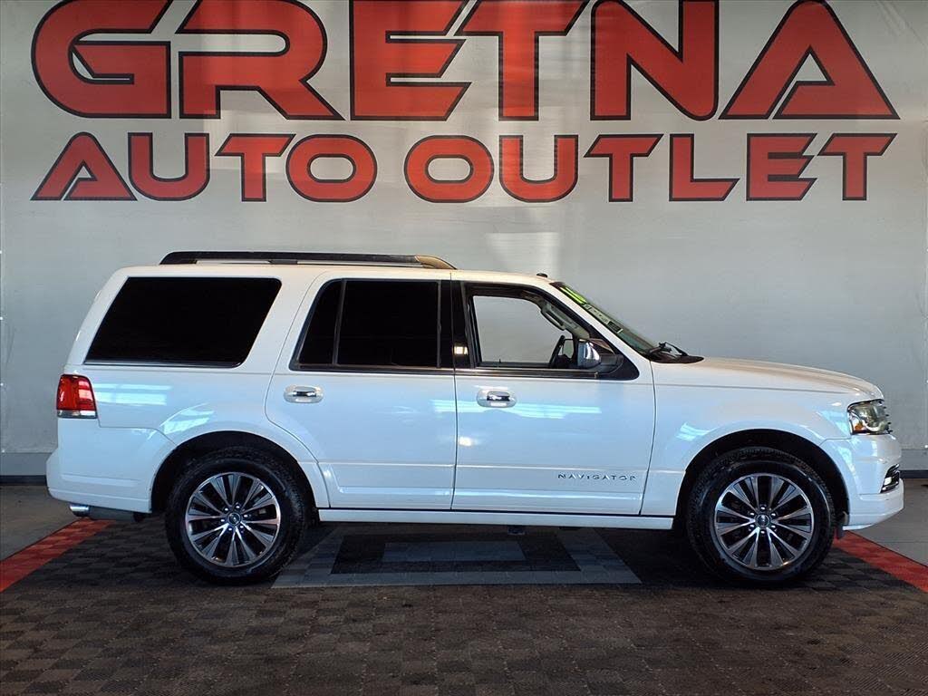 2016 Lincoln Navigator Select RWD