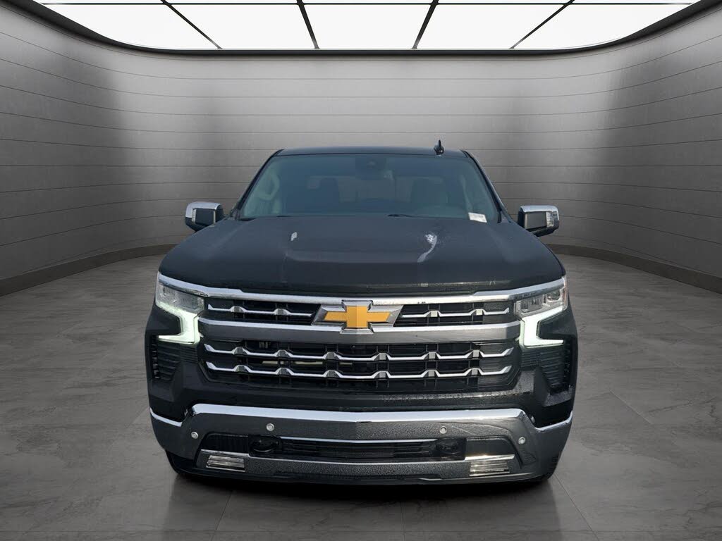 2025 Chevrolet Silverado 1500 LTZ Crew Cab 4WD