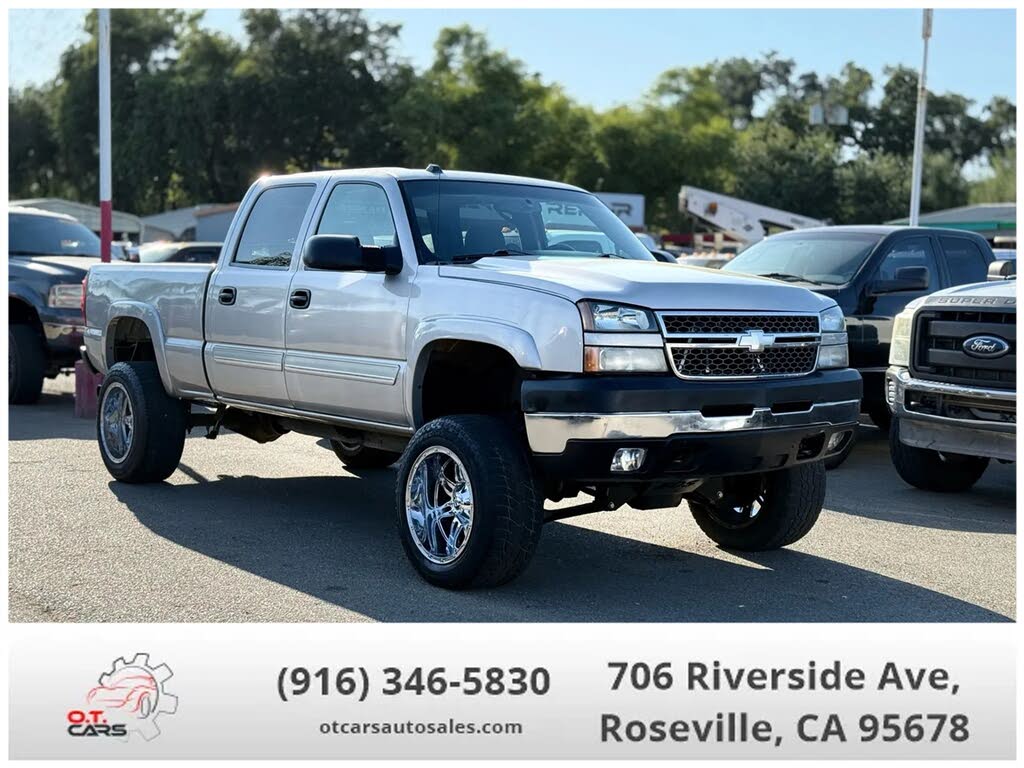 2005 Chevrolet Silverado 2500HD LS Crew Cab 4WD