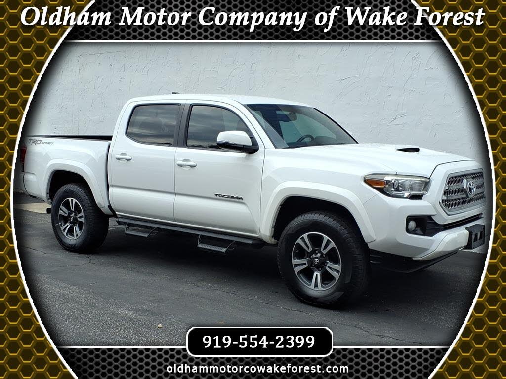 2017 Toyota Tacoma SR5 V6 Double Cab RWD