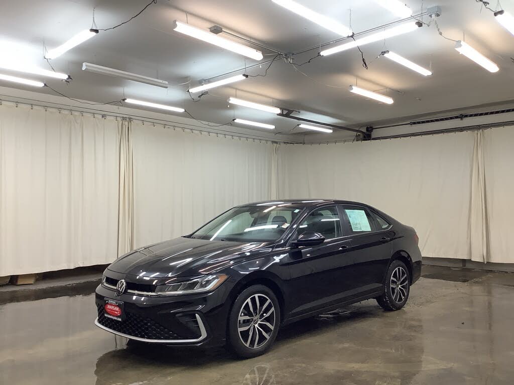 2025 Volkswagen Jetta SE FWD