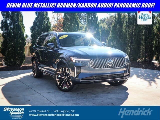 2025 Volvo XC90 B6 Ultra Bright Theme 7-Passenger AWD