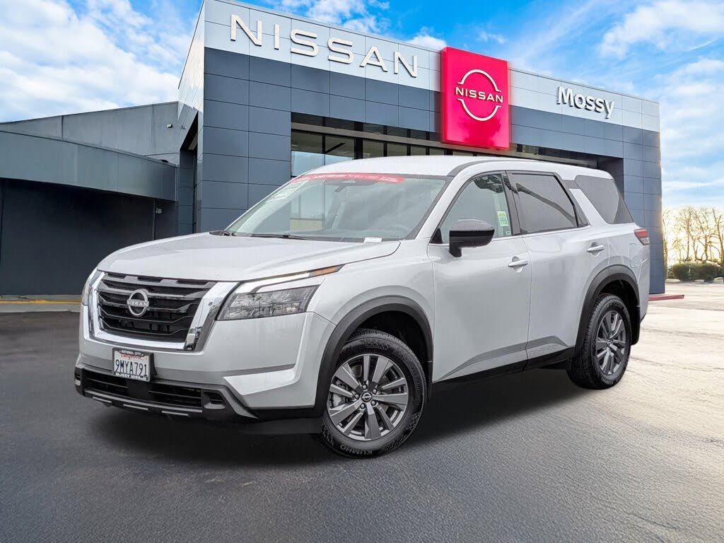 2024 Nissan Pathfinder S FWD