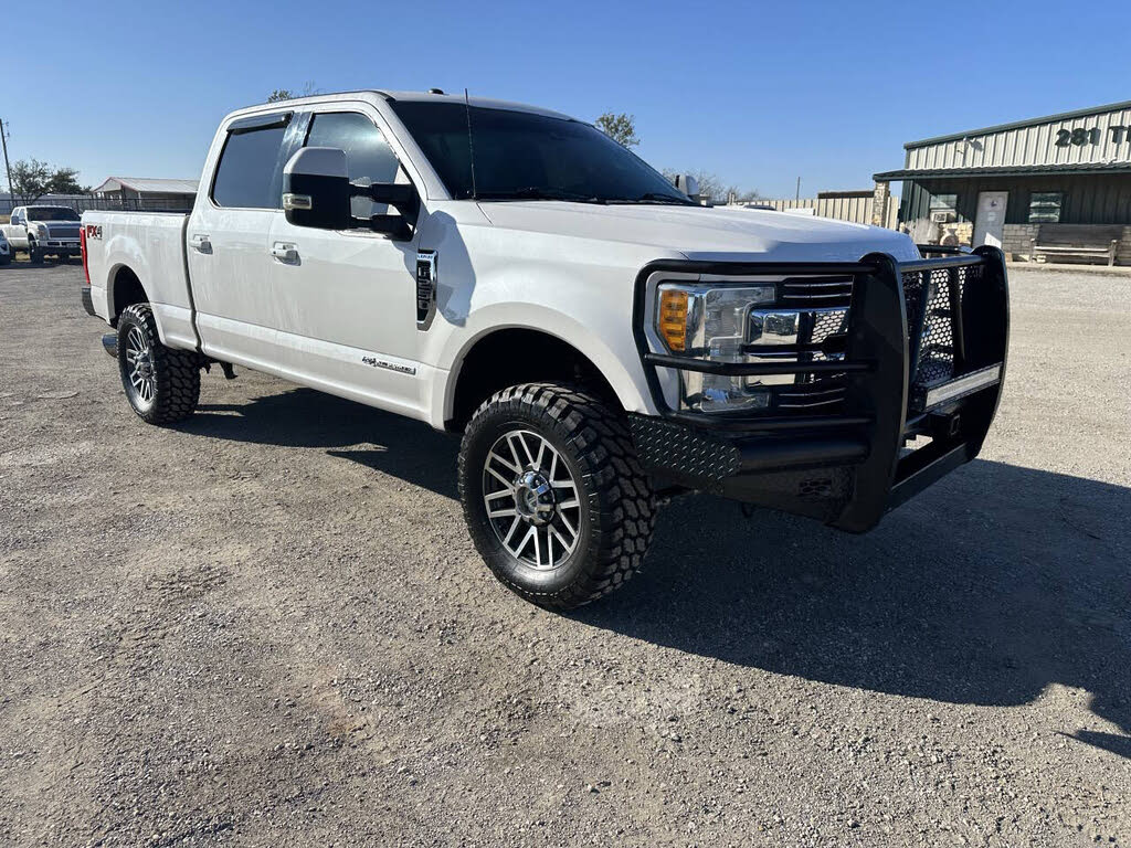 2017 Ford F-250 Super Duty Lariat Crew Cab LB 4WD