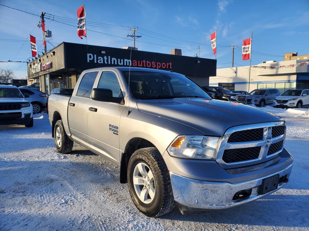 RAM 1500 Classic SLT Crew Cab 4WD 2023