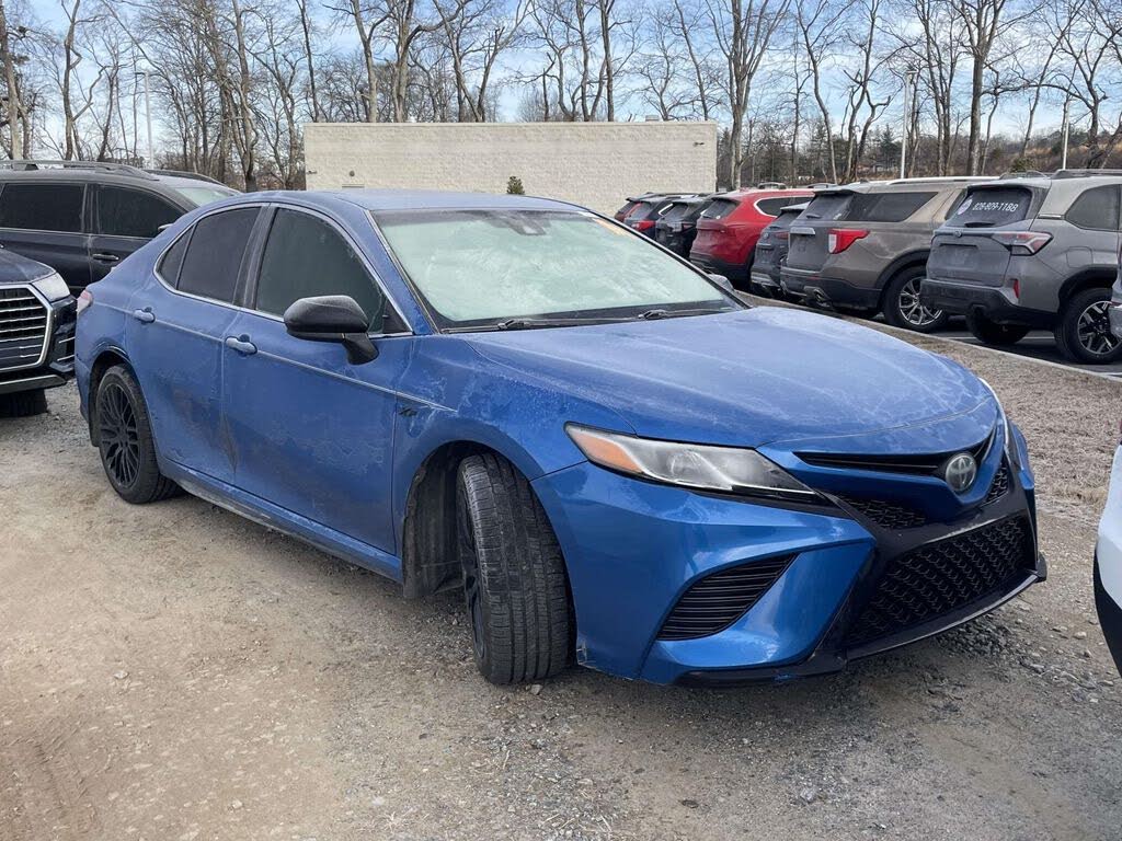 2019 Toyota Camry SE FWD