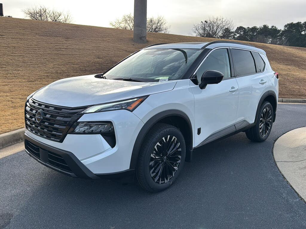 2026 Nissan Rogue Dark Armor FWD