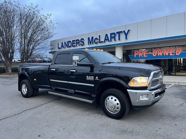 2017 RAM 3500 Laramie Crew Cab LB DRW 4WD