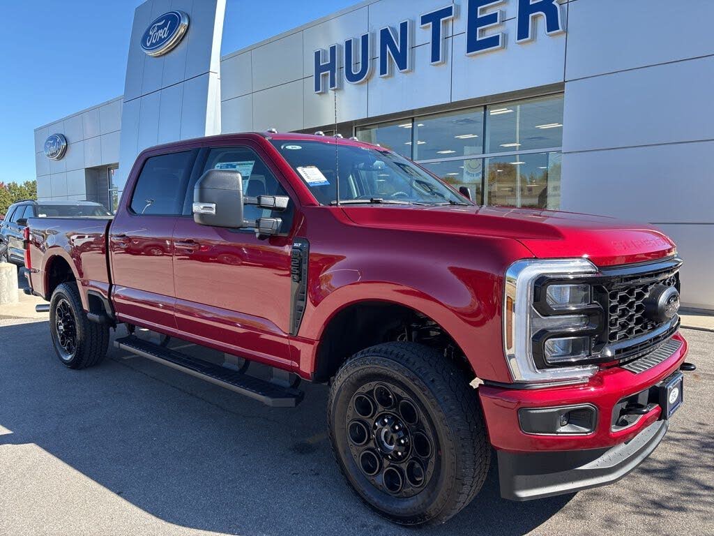 2026 Ford F-250 Super Duty XLT Crew Cab 4WD