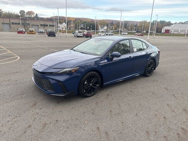 2026 Toyota Camry SE FWD