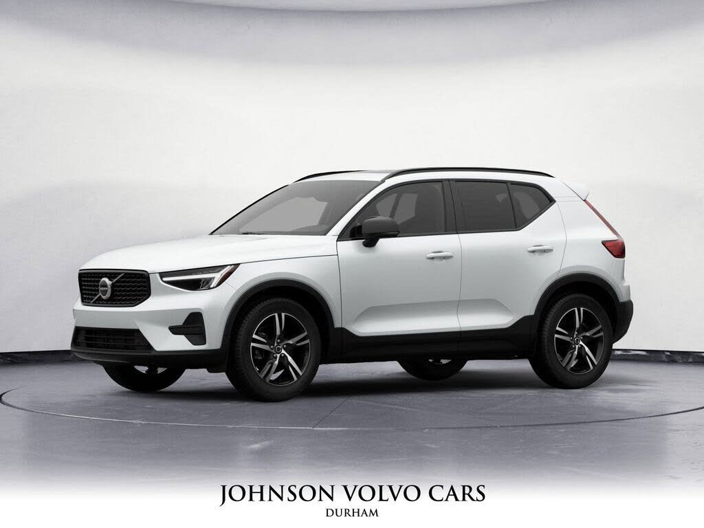 2026 Volvo XC40 B5 Core AWD