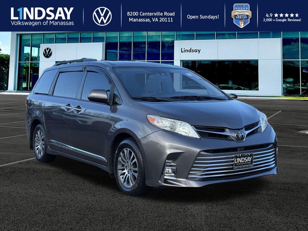 2018 Toyota Sienna XLE 7-Passenger FWD with Auto-Access Seat