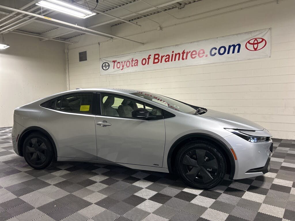 2025 Toyota Prius LE AWD