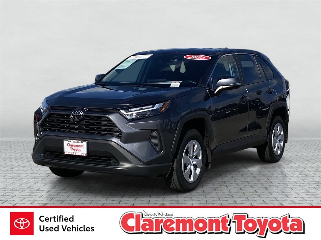 2025 Toyota RAV4 LE FWD