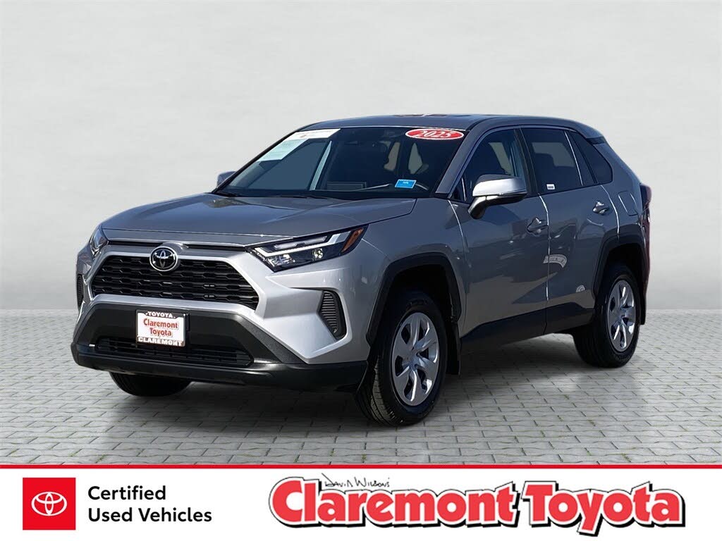 2025 Toyota RAV4 LE FWD