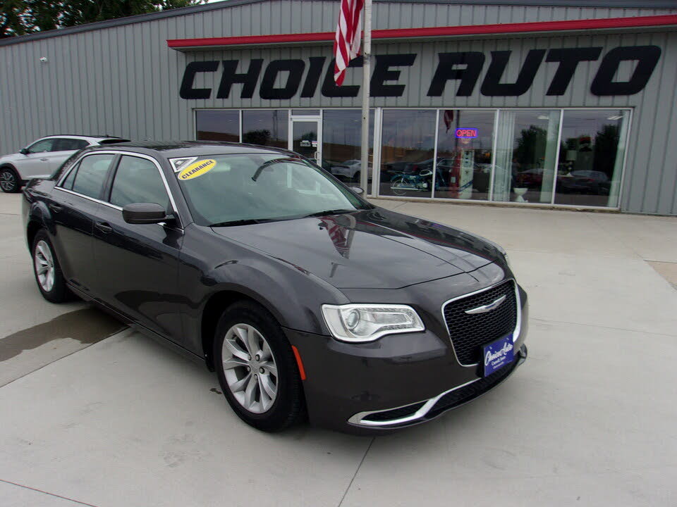 2019 Chrysler 300 Touring RWD