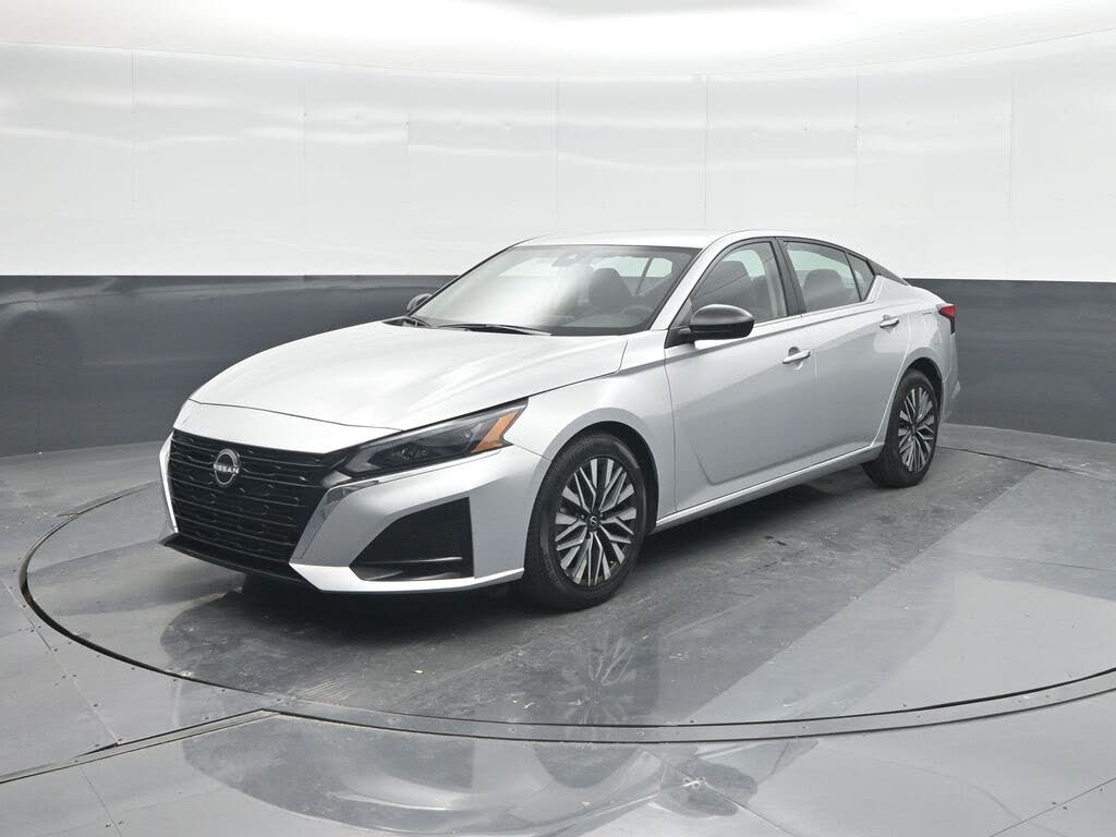 2024 Nissan Altima 2.5 SV FWD