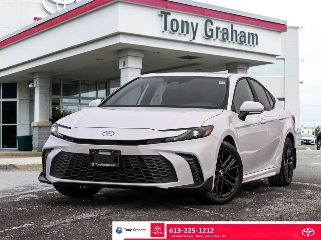 2025 Toyota Camry SE AWD