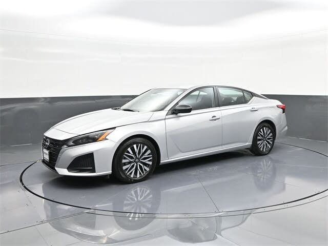 2024 Nissan Altima 2.5 SV FWD