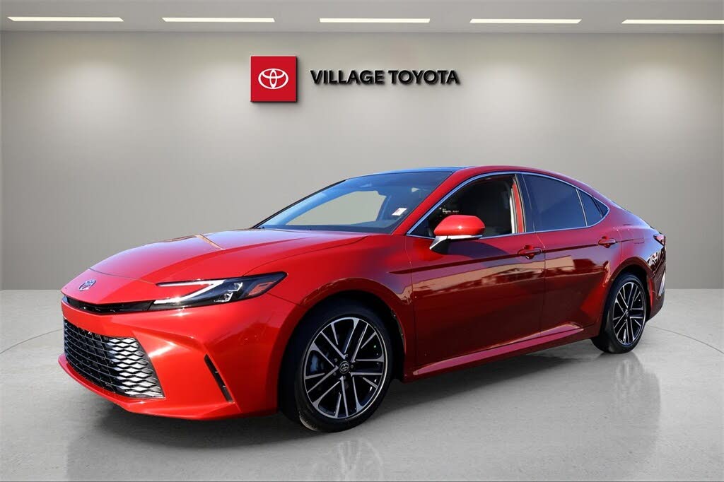 2025 Toyota Camry XLE FWD