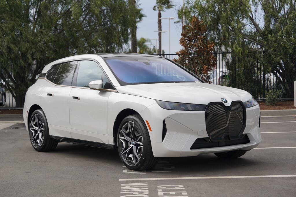 2026 BMW iX xDrive60